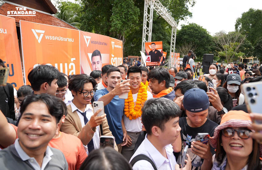ณัฐพงษ์ เรืองปัญญาวุฒิ หัวหน้าพรรคประชาชน ปราศรัยหาเสียงเคียงข้างผู้สมัคร สส. ในพื้นที่ภาคใต้ 5