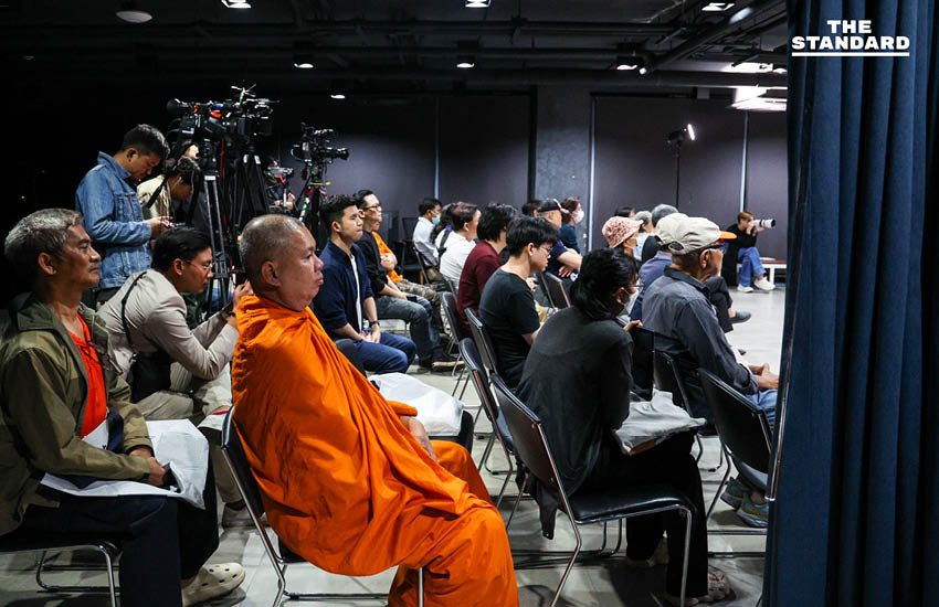 ภาพผู้สมัคร สส. และทีมบริหารพรรคประชาชนร่วมกิจกรรม 'พิมพ์ส้มล้มคอร์รัปชัน' เสนอแนวทางปราบโกง 12