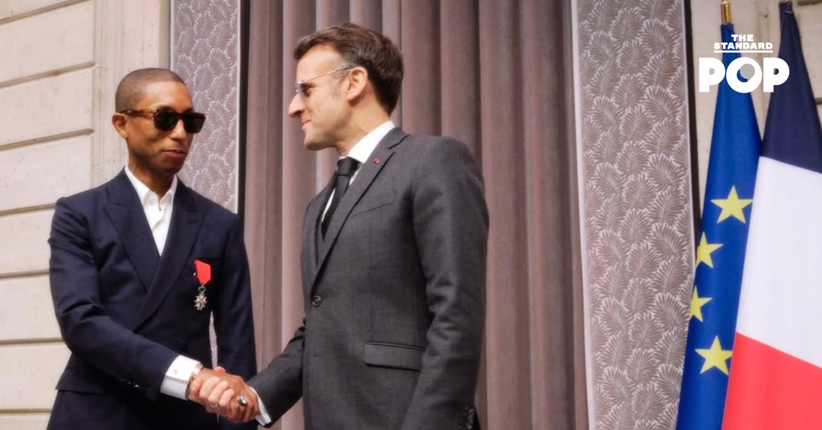 Pharrell Williams เข้ารับเครื่องราชอิสริยาภรณ์เลฌียงดอเนอร์ จากประธานาธิบดี Emmanuel Macron ที่ประเทศฝรั่งเศส