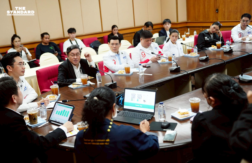 ‘อ.เชน-หมอเลี้ยบ’ นำทีม พรรคเพื่อไทยหารือทีมผู้บริหาร รพ.สวนเบญจกิติฯ ขับเคลื่อนนโยบาย 50 เขต 50 รพ. 4