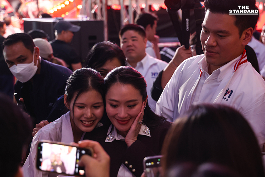 พรรคเพื่อไทย ปราศรัยใหญ่ กทม. ครั้งที่ 2 ที่ลานพาร์คพารากอน นำโดย แคนดิเดตนายกฯ และแกนนำพรรค ชี้ พรรคก้าวไกล หมดสิทธิ์จัดตั้งรัฐบาล เหตุ 2 แคนดิเดตติดบ่วง ม.112 14