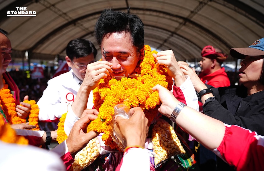 พรรคเพื่อไทยลงพื้นที่หาเสียง 4 จังหวัดอีสาน ชูนโยบายเศรษฐีเงินล้านและแก้หนี้ 1