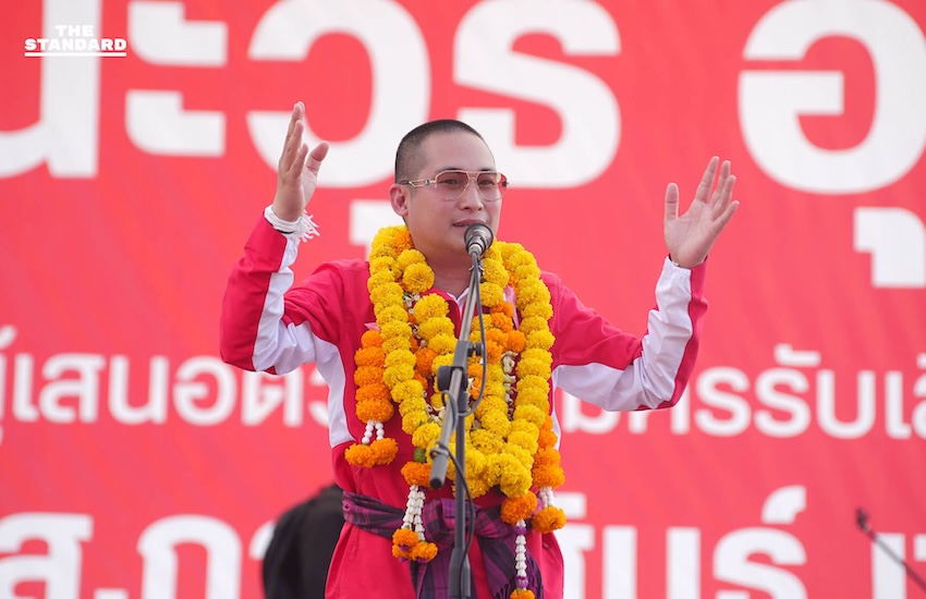 พรรคเพื่อไทยลงพื้นที่หาเสียง 4 จังหวัดอีสาน ชูนโยบายเศรษฐีเงินล้านและแก้หนี้ 11