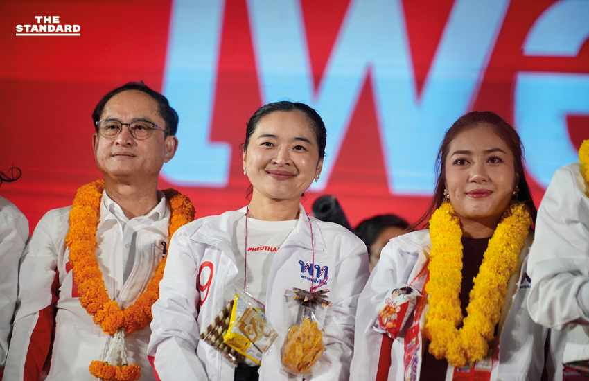 ศ.ดร.ยศชนัน วงศ์สวัสดิ์ แคนดิเดตนายกรัฐมนตรีพรรคเพื่อไทย สักการะอนุสาวรีย์ท้าวสุรนารีที่โคราชและพบปะประชาชนในการหาเสียง 4