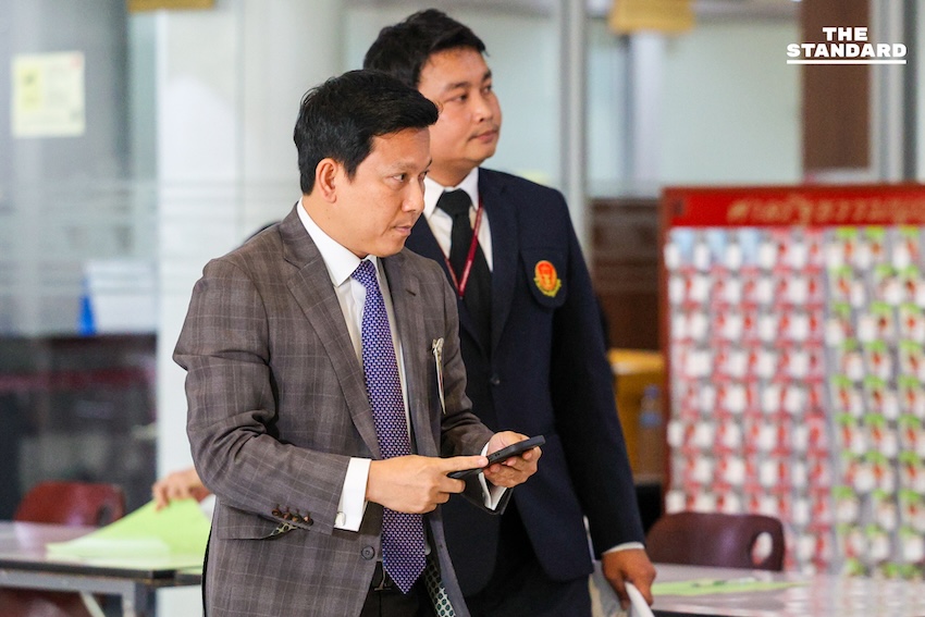 ศาลรัฐธรรมนูญนัดชี้ชะตา ** ‘**ภูมิธรรม-ทวี’ แทรกแซงคดีฮั้ว ** สว.** หรือไม่ 4