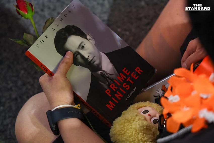 พิธา ลิ้มเจริญรัตน์ และ ศิริกัญญา ตันสกุล ปราศรัยบนเวทีใหญ่ที่จังหวัดสมุทรปราการ 12