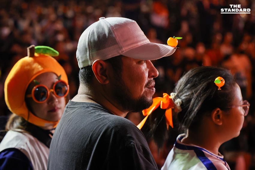 พิธา ลิ้มเจริญรัตน์ และ ศิริกัญญา ตันสกุล ปราศรัยบนเวทีใหญ่ที่จังหวัดสมุทรปราการ 15