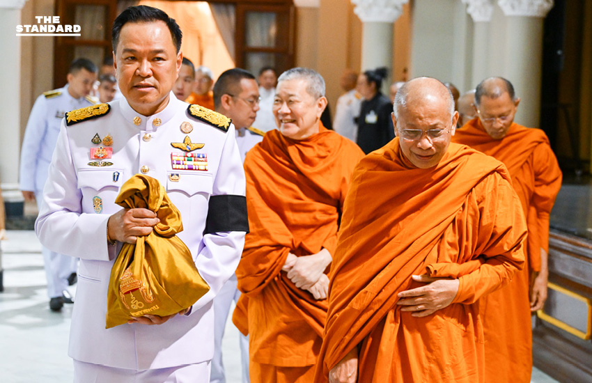 นายกฯ อนุทิน นำ ครม. ทำบุญตักบาตรถวายพระพันปีหลวง เนื่องในพระราชพิธีสตมวาร 100 วัน 8