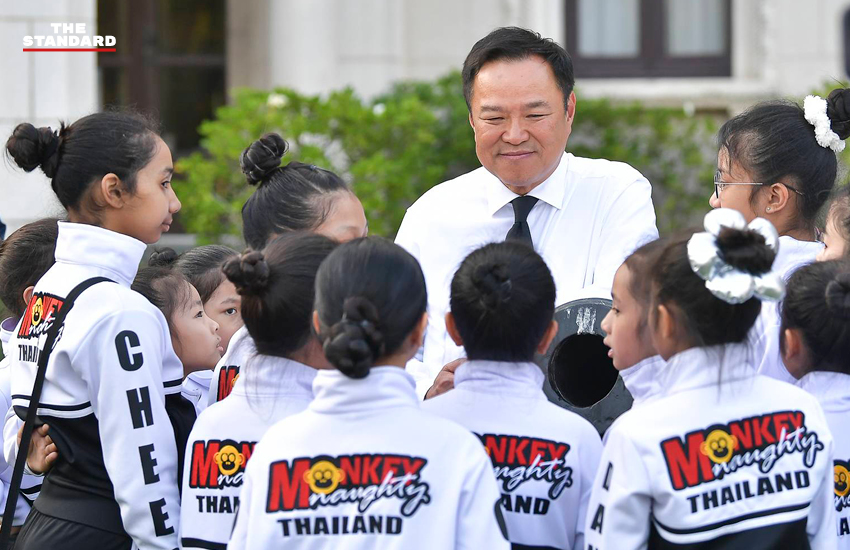 นายกฯ อนุทิน เปิดโอกาสบุตรหลาน ขรก. ทำเนียบรัฐบาล นั่งเก้าอี้นายกฯ ก่อนวันเด็กแห่งชาติ ให้โอวาทขอให้เติบโตมีคุณภาพ นำความรู้มารับใช้ชาติบ้านเมือง 5