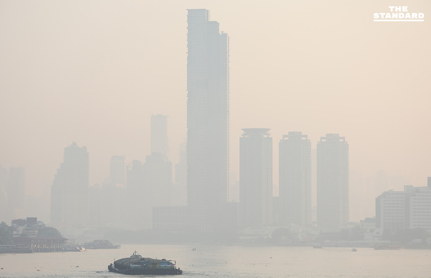 The provided headline already follows the Khaosod/Thairath spacing rule. There are no instances where a proper noun immediately follows a verb, which would require an added space. Heres the original headline again, with no changes needed based on the specified rule: ฝุ่นPM 2.5 กทม. เช้านี้เกินมาตรฐานทุกพื้นที่ ‘บางรัก-ปทุมวัน-สาทร’ อยู่ระดับสีแดง เข้าเกณฑ์มีผลกระทบต่อสุขภาพ 1