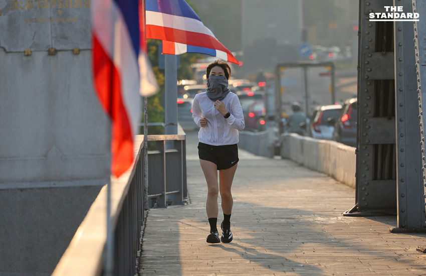 The provided headline already follows the Khaosod/Thairath spacing rule. There are no instances where a proper noun immediately follows a verb, which would require an added space. Heres the original headline again, with no changes needed based on the specified rule: ฝุ่นPM 2.5 กทม. เช้านี้เกินมาตรฐานทุกพื้นที่ ‘บางรัก-ปทุมวัน-สาทร’ อยู่ระดับสีแดง เข้าเกณฑ์มีผลกระทบต่อสุขภาพ 4