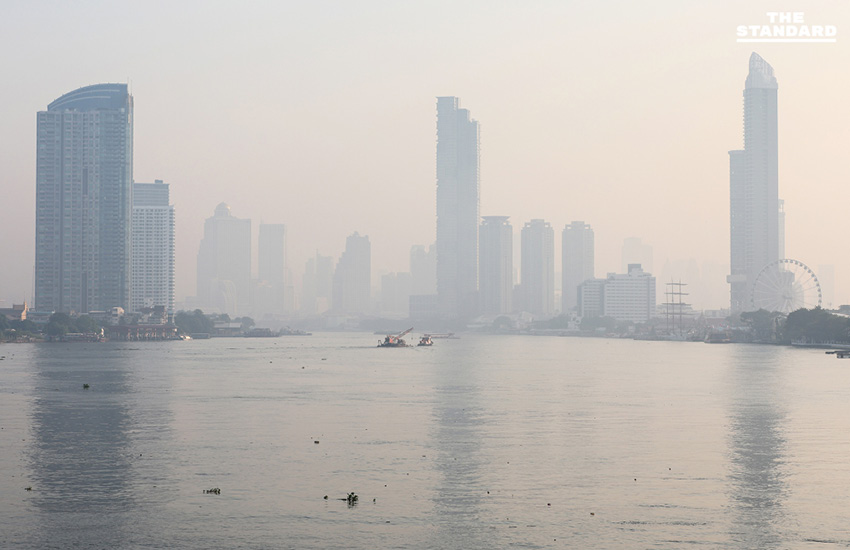 The provided headline already follows the Khaosod/Thairath spacing rule. There are no instances where a proper noun immediately follows a verb, which would require an added space. Heres the original headline again, with no changes needed based on the specified rule: ฝุ่นPM 2.5 กทม. เช้านี้เกินมาตรฐานทุกพื้นที่ ‘บางรัก-ปทุมวัน-สาทร’ อยู่ระดับสีแดง เข้าเกณฑ์มีผลกระทบต่อสุขภาพ 8