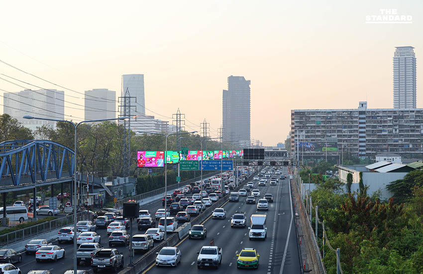 กทม. เฝ้าระวังฝุ่น PM 2.5 พุ่งเกินมาตรฐาน พบ บางรัก-ปทุมวัน ค่าฝุ่นสูงสุด เริ่มส่งผลกระทบต่อสุขภาพ 10