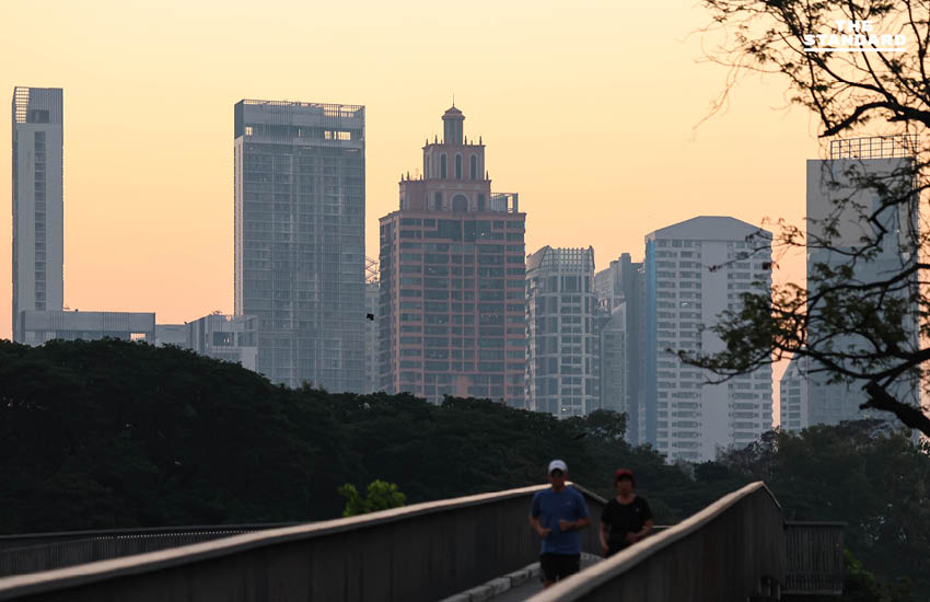 กทม. เฝ้าระวังฝุ่น PM 2.5 พุ่งเกินมาตรฐาน พบ บางรัก-ปทุมวัน ค่าฝุ่นสูงสุด เริ่มส่งผลกระทบต่อสุขภาพ 7