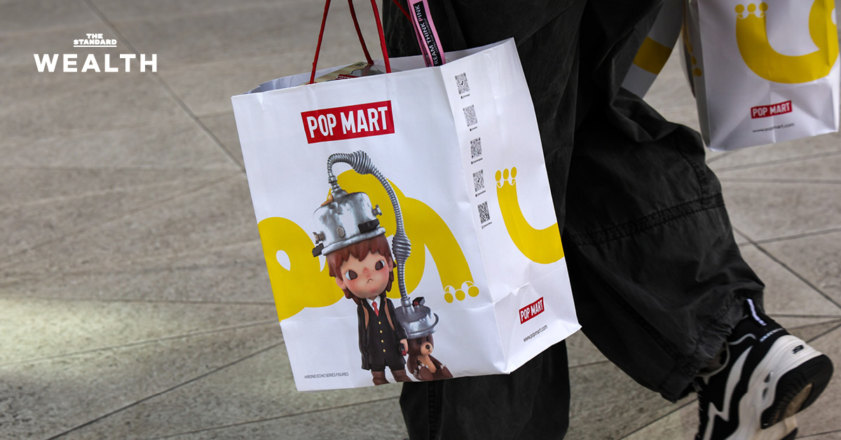 โลโก้ Pop Mart และภาพสาขาในยุโรป สื่อถึงการขยายธุรกิจและตั้งสำนักงานใหญ่ที่ลอนดอน