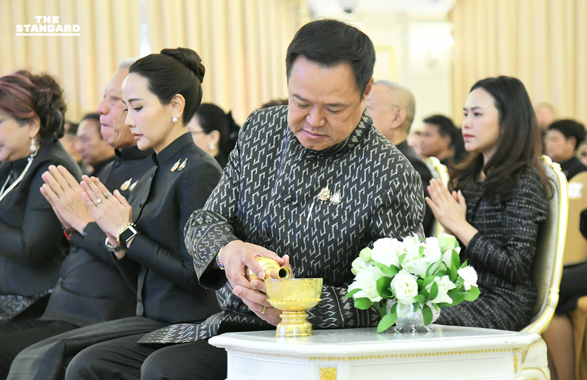 นายกฯ นำ ครม.ทำบุญปีใหม่ 69 เอาฤกษ์เอาชัยปีม้าทอง อวยพรคนไทย ประเทศชาติมั่นคง ขอให้การเลือกตั้ง - ข้อสั่งการนโยบายเรียบร้อย 3