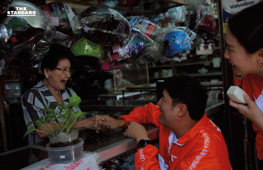 รักชนกเดินสายช่วยหาเสียงผู้สมัคร กทม. ผนึก เท่าพิภพ ย้ำ หากมีเทา เราไม่เอาไว้ 6