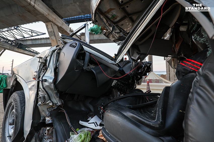 โศกนาฏกรรม พระราม 2 เครนยักษ์พังถล่มทับรถประชาชน เจ้าหน้าที่ระดมเครื่องจักรหนักกู้ซากและตรวจสอบมาตรฐานความปลอดภัย 3