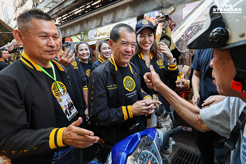พล.อ.รังษี นำพรรคเศรษฐกิจเปิดแคมเปญ “#กทมทุจริตเท่ากับประหาร” ขอคะแนนพื้นที่เยาวราช 1
