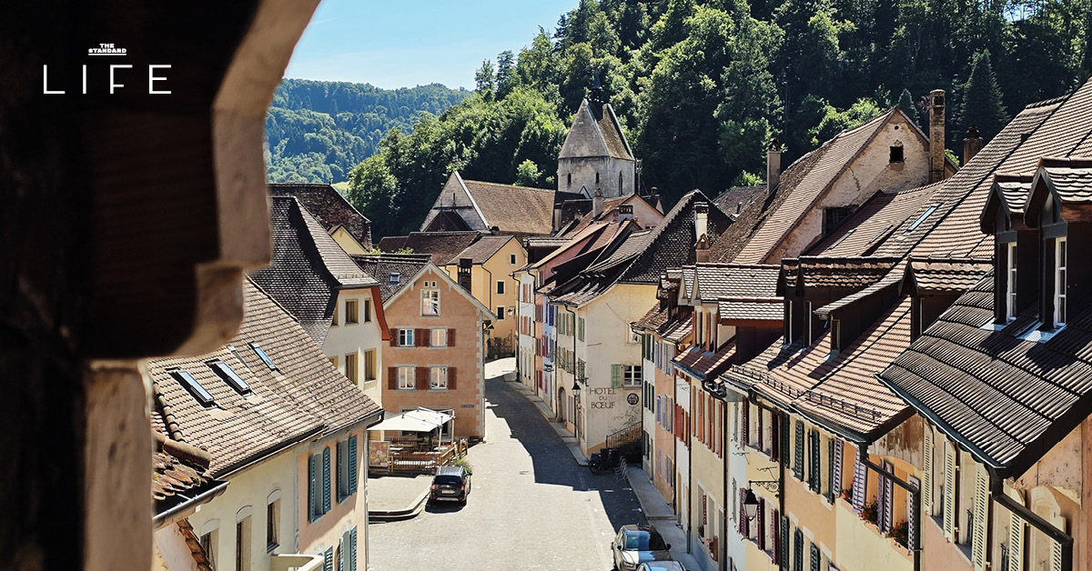 Saint-Ursanne หลงรัก หน้าร้อนสวิตฯ ในเมืองเล็กที่หลุดมาจากยุคกลาง