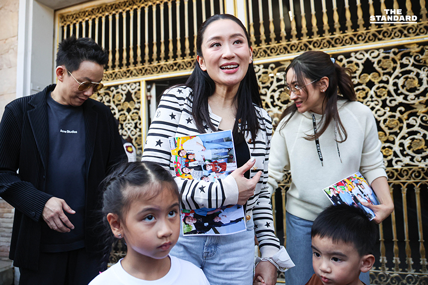 ครอบครัวชินวัตรพาหลานๆ เข้าเยี่ยม ‘คุณตา ทักษิณ’ 2