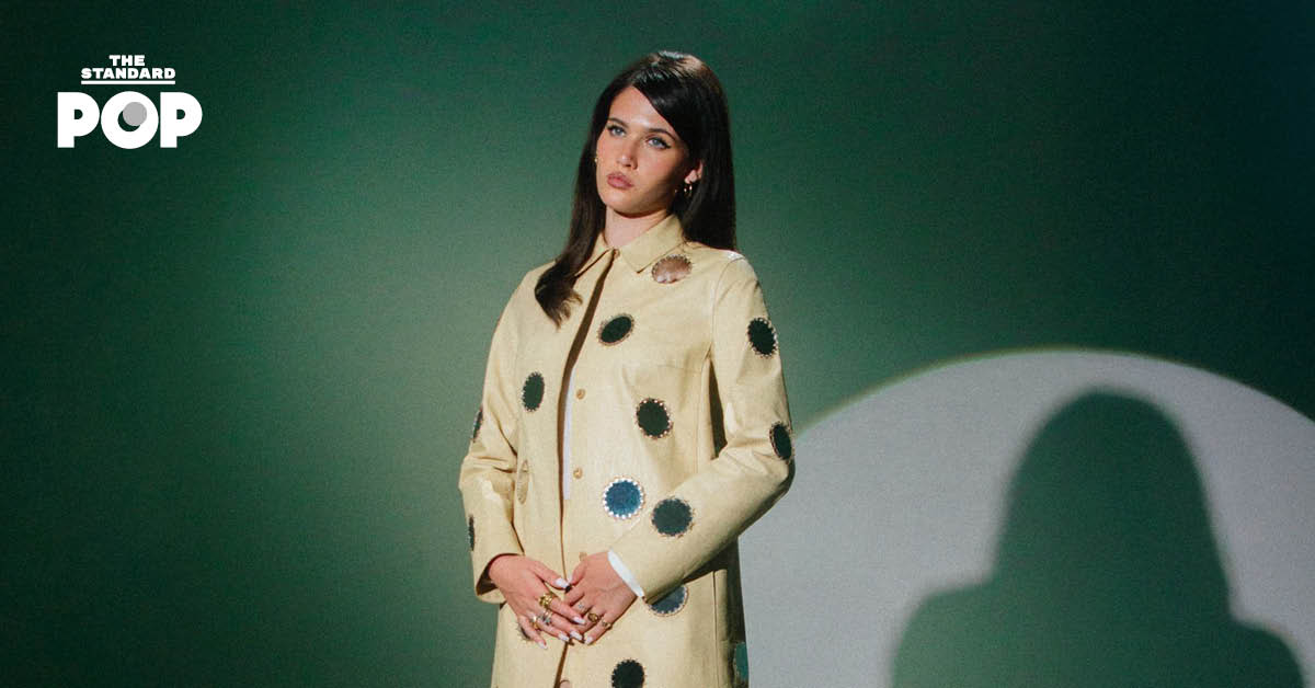 Sienna Spiro ศิลปินสาวสไตล์ Soul & Jazz กับแฟชั่นคลาสสิกอันเป็นเอกลักษณ์