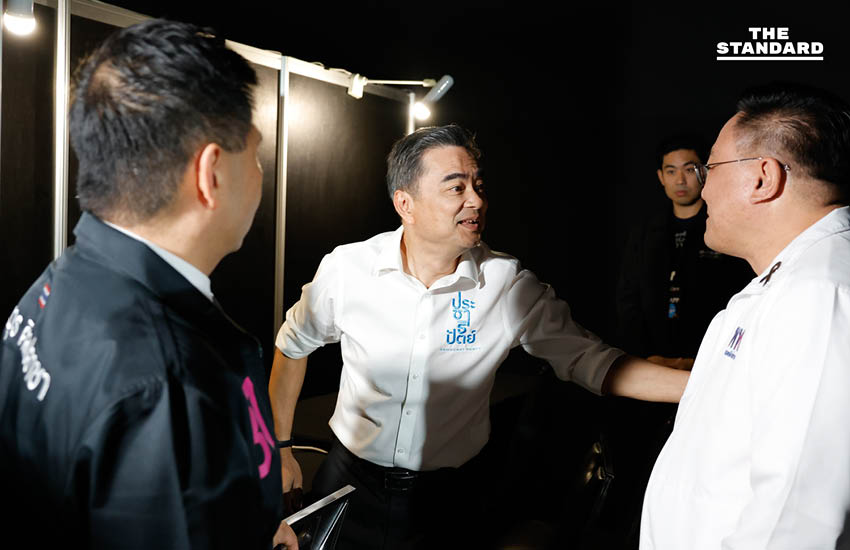 ภาพบรรยากาศเวที THE STANDARD DEBATE ที่พารากอน ฮอลล์ พร้อม 5 ตัวแทนพรรคการเมืองประชันวิสัยทัศน์ 24