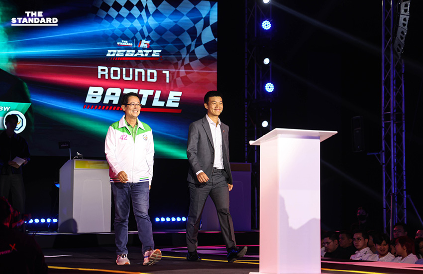 ภาพตัวแทน 5 พรรคการเมืองหลักร่วมดีเบตประชันวิสัยทัศน์บนเวที THE STANDARD DEBATE ก่อนการเลือกตั้ง 11