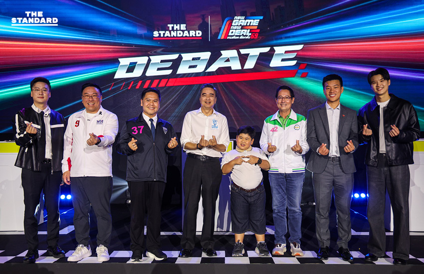 ภาพตัวแทน 5 พรรคการเมืองหลักร่วมดีเบตประชันวิสัยทัศน์บนเวที THE STANDARD DEBATE ก่อนการเลือกตั้ง 14