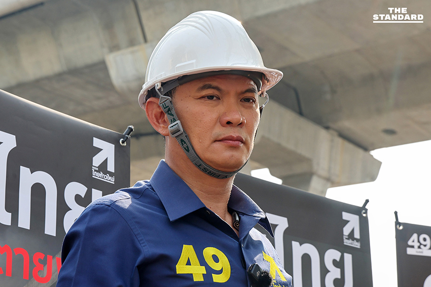 สุชัชวีร์ สุวรรณสวัสดิ์ นำผู้สมัครไทยก้าวใหม่ยืนไว้อาลัย 5