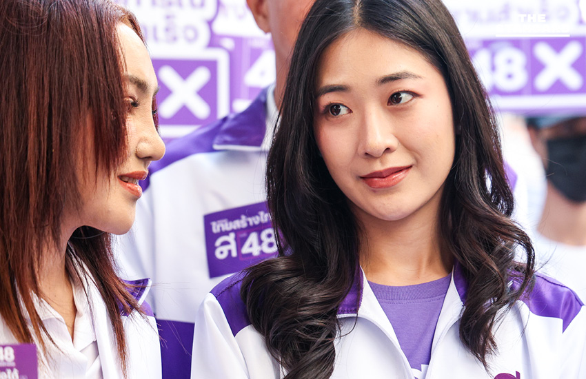 สุดารัตน์ ควงจินนี่ บุกสยาม เปิดนโยบายพรรคไทยสร้างไทย กั๊กจับมือพรรคไหน เตือนอย่าประกาศแรง ระวังจบเป็นแกงโฮะ 13