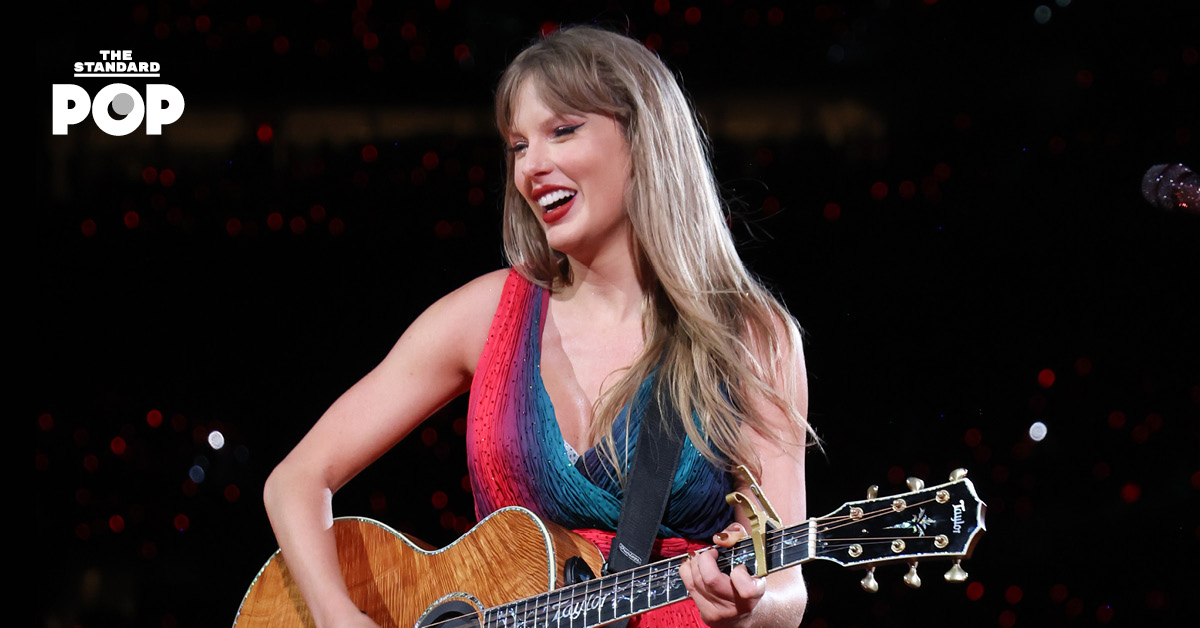 Taylor Swift ขณะร่วมงานประกาศผล Songwriters Hall of Fame