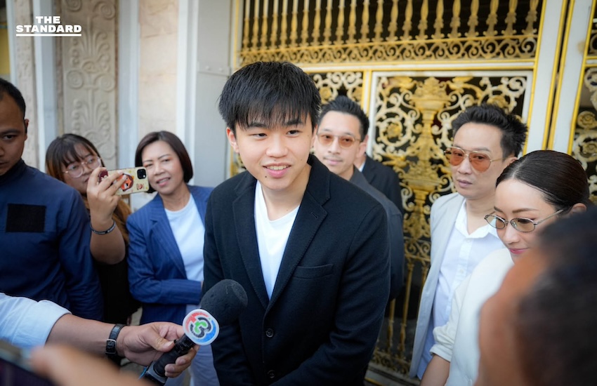 ครอบครัวชินวัตรพร้อมหน้า เข้าเยี่ยม ‘ ทักษิณ’ ที่เรือนจำ ‘น้องไปป์’ เป็นตัวแทน ‘ยิ่งลักษณ์’ ส่งความห่วงใย เผยคุณลุงยังเข้มแข็ง-มีกำลังใจดี 1