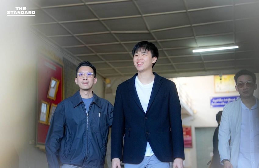 ครอบครัวชินวัตรพร้อมหน้า เข้าเยี่ยม ‘ ทักษิณ’ ที่เรือนจำ ‘น้องไปป์’ เป็นตัวแทน ‘ยิ่งลักษณ์’ ส่งความห่วงใย เผยคุณลุงยังเข้มแข็ง-มีกำลังใจดี 3