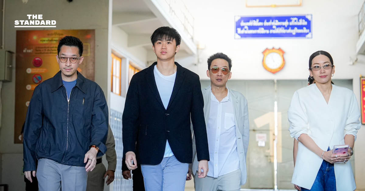 ครอบครัวชินวัตรพร้อมหน้า เข้าเยี่ยม ‘ ทักษิณ’ ที่เรือนจำ ‘น้องไปป์’ เป็นตัวแทน ‘ยิ่งลักษณ์’ ส่งความห่วงใย เผยคุณลุงยังเข้มแข็ง-มีกำลังใจดี