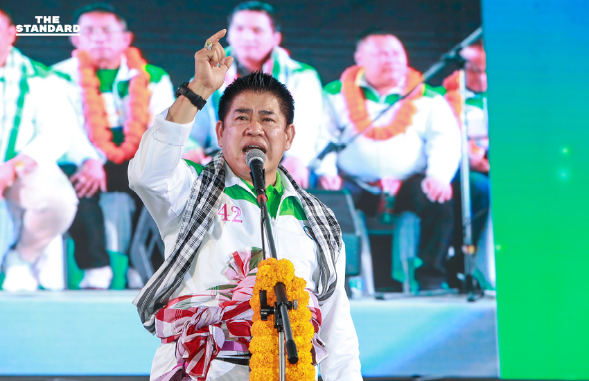 ร.อ.ธรรมนัส พรหมเผ่า ปราศรัยหาเสียงที่มุกดาหาร เน้นย้ำนโยบายที่ดิน ส.ป.ก. และการแก้ปัญหาความยากจนของเกษตรกร 1