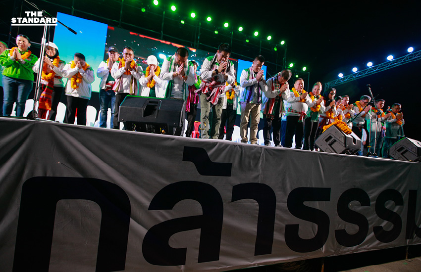 ร.อ.ธรรมนัส พรหมเผ่า ปราศรัยหาเสียงที่มุกดาหาร เน้นย้ำนโยบายที่ดิน ส.ป.ก. และการแก้ปัญหาความยากจนของเกษตรกร 4