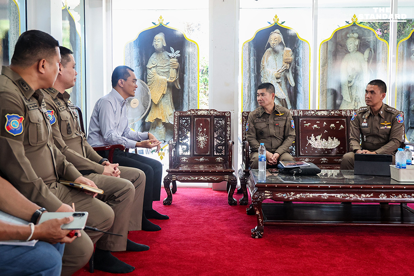 ตำรวจท่องเที่ยวจัดระเบียบ ‘ช่างภาพ วัดอรุณฯ’ หลังโซเชียลเปิดพฤติกรรมกีดกันนักท่องเที่ยว เร่งถก 3 ฝ่ายวางมาตรการคุมเข้ม 10