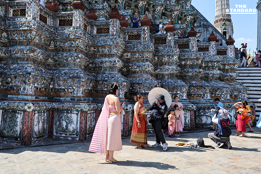 ตำรวจท่องเที่ยวจัดระเบียบ ‘ช่างภาพ วัดอรุณฯ’ หลังโซเชียลเปิดพฤติกรรมกีดกันนักท่องเที่ยว เร่งถก 3 ฝ่ายวางมาตรการคุมเข้ม 9