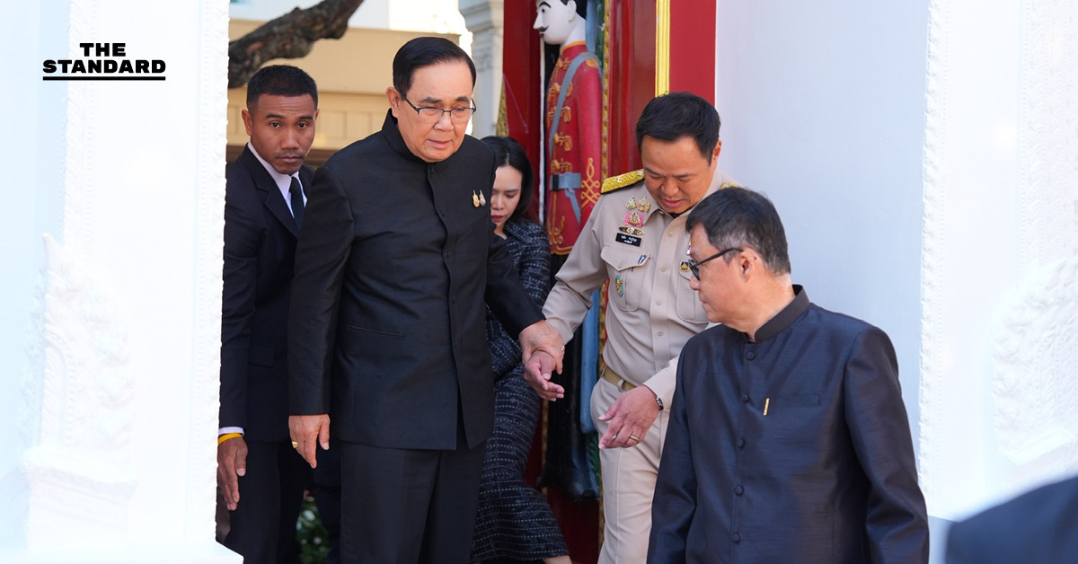 2 นายกฯ กราบสักการะสมเด็จพระสังฆราช ขอพรปีใหม่ 2569 ‘ประยุทธ์’ ให้กำลังใจ ‘อนุทิน’ แก้ปัญหาชายแดน ขอให้อดทน