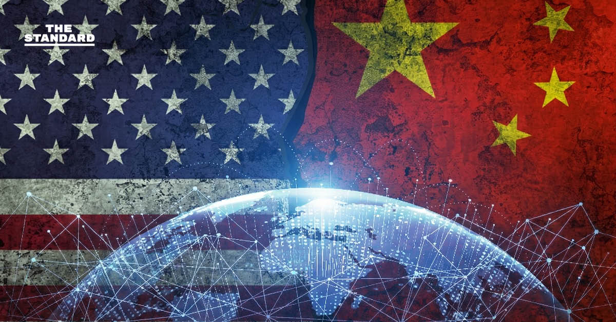 The original headline already follows this specific spacing rule because there are no proper nouns immediately following a verb. **Original Headline:** สหรัฐฯ-จีน ใครล้อมใคร บนกระดานแผนที่โลก **Reformatted (no change needed based on the rule provided):** สหรัฐฯ-จีน ใครล้อมใคร บนกระดานแผนที่โลก