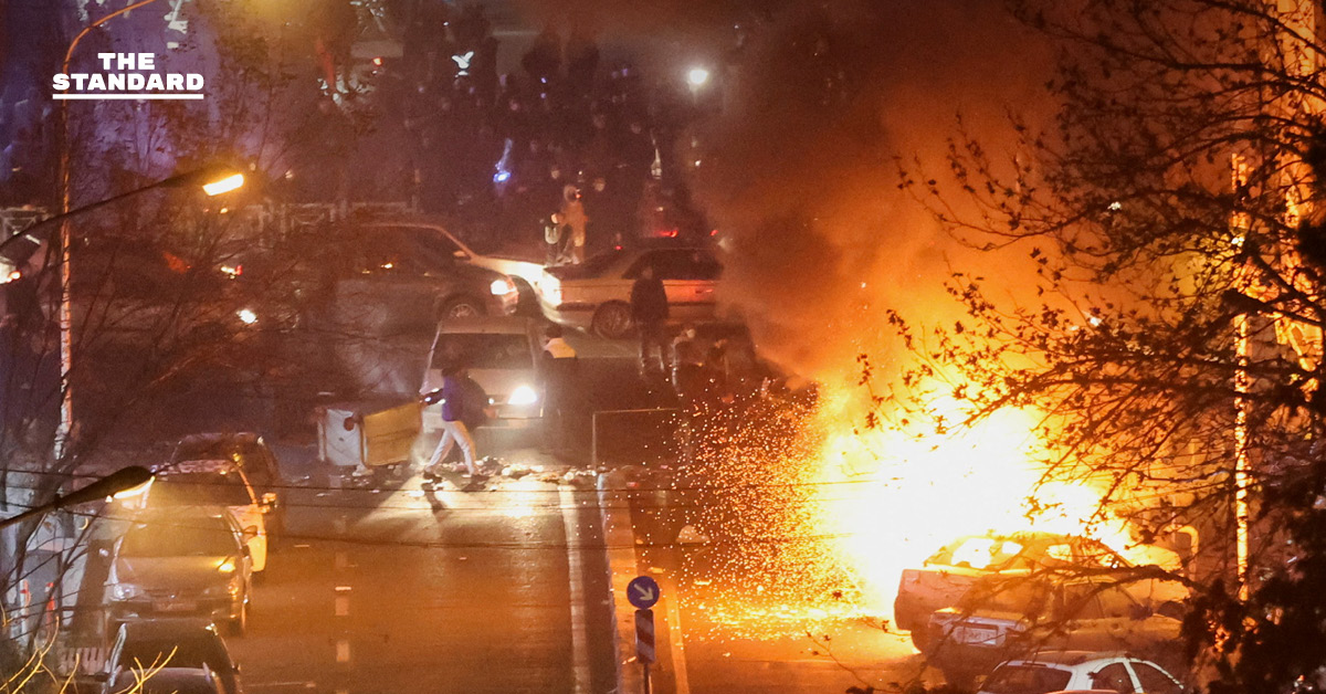 Based on the rule add a space before proper nouns that follow a verb, no changes are needed for this specific headline. Heres the reformat (which is identical to the original): สหรัฐฯ มีตัวเลือกใดบ้างในการแทรกแซงวิกฤตประท้วงในอิหร่าน?