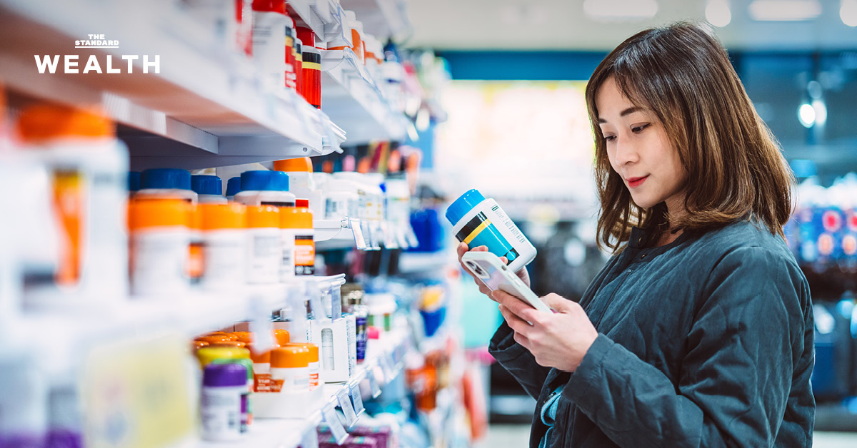 ภาพประกอบคนรุ่นใหม่ดูแลสุขภาพร่างกายตัวเองในคอนเซปต์ Health is Wealth