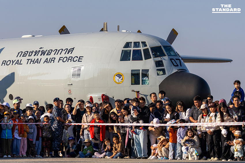 กองบิน 41 จัดงานวันเด็ก เชียงใหม่ 2569 เยาวชนแห่ร่วมกิจกรรมโชว์เครื่องบิน AT-6TH ทำจราจรติดขัด 11