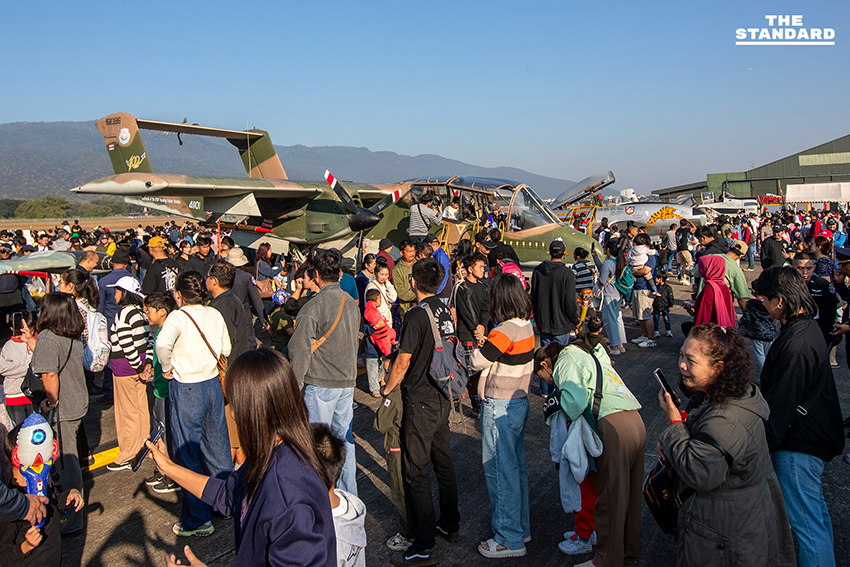 กองบิน 41 จัดงานวันเด็ก เชียงใหม่ 2569 เยาวชนแห่ร่วมกิจกรรมโชว์เครื่องบิน AT-6TH ทำจราจรติดขัด 3