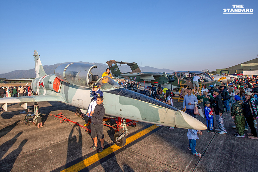 กองบิน 41 จัดงานวันเด็ก เชียงใหม่ 2569 เยาวชนแห่ร่วมกิจกรรมโชว์เครื่องบิน AT-6TH ทำจราจรติดขัด 5