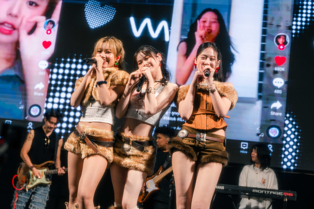 ศิลปินจากค่าย XOXO Entertainment ในงาน XOXO Showcase 2026 อาทิ 4EVE และ ATLAS 6