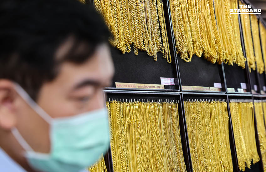 ประชาชนต่อคิวแน่นร้านทองย่านเยาวราช หลังราคาทองคำพุ่งสูง 8