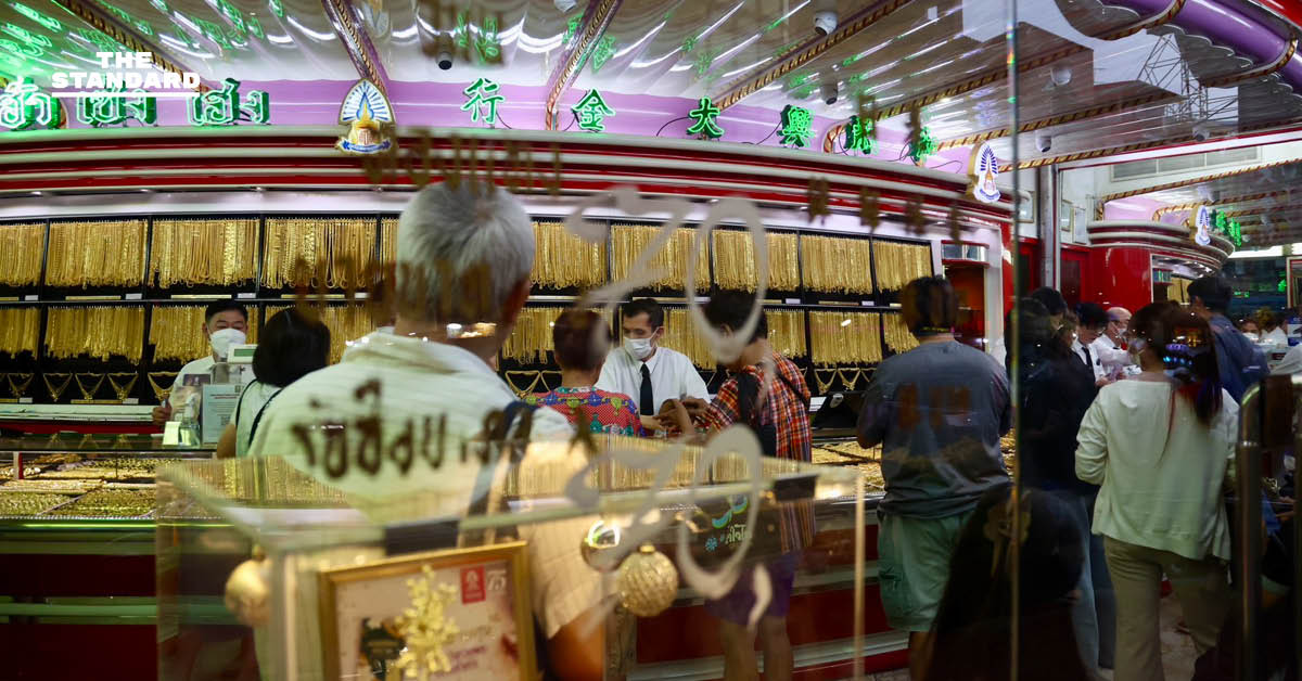คนแห่เข้า ร้านทอง เยาวราช หลังราคาพุ่งทะลุเกิน 70,000 บาท ผันผวนทั้งวัน 45 ครั้ง