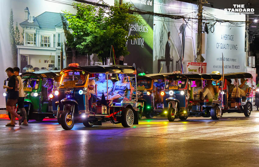 เยาวราชคึกคัก นักท่องเที่ยวแน่นรับต้นปี ไกด์เผยเทรนด์ฮิต ‘นั่งตุ๊กตุ๊ก-ตะลุย มิชลิน’ 3